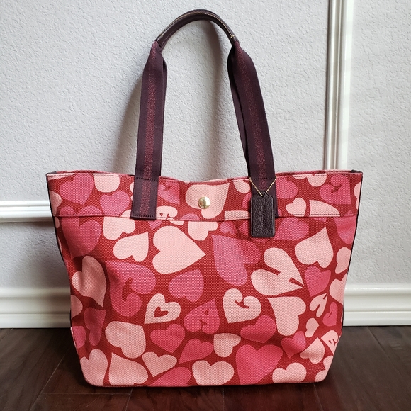 coach heart print bag